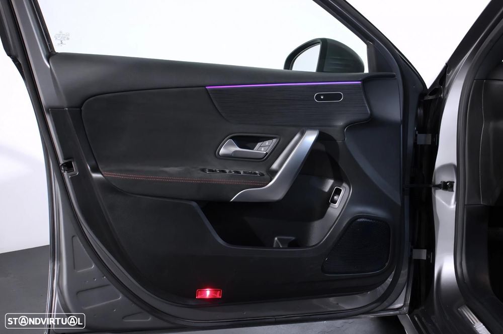 Mercedes-Benz A 200 Limousine AMG Line Aut. - 2