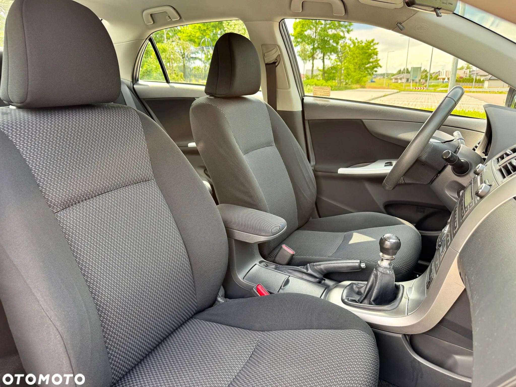 Toyota Corolla 1.6 Premium - 24
