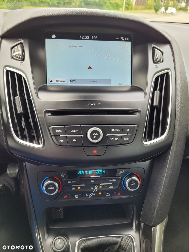 Ford Focus 1.0 EcoBoost Titanium - 22