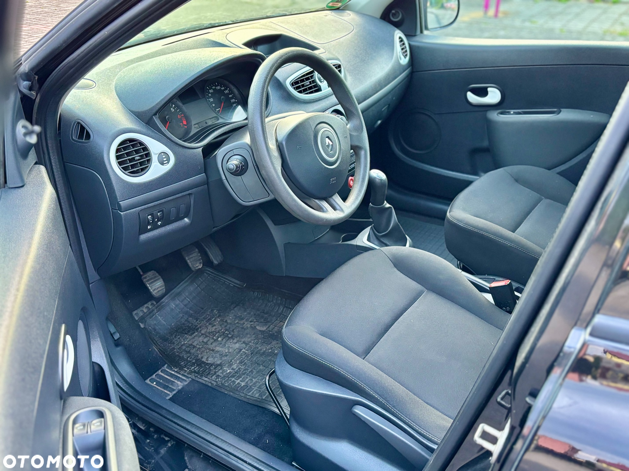 Renault Clio 1.2 16V 75 Yahoo - 19