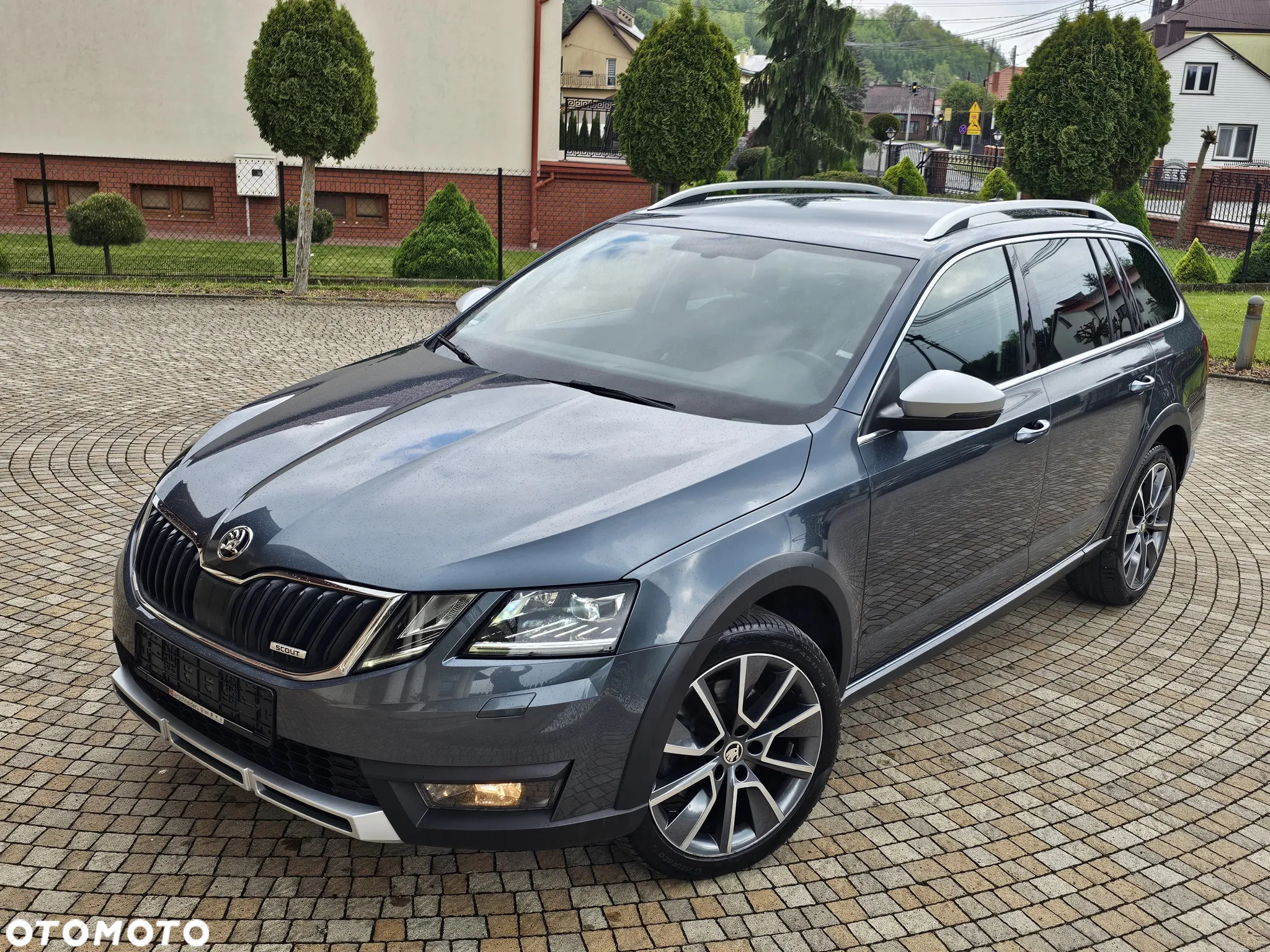 Skoda Octavia Combi 2.0 TDI 4x4 DSG Scout - 26