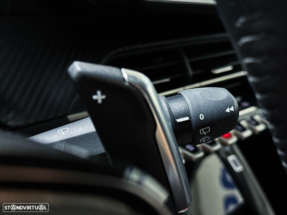 Peugeot 208 1.2 Hybrid Allure e-DCS6 - 44