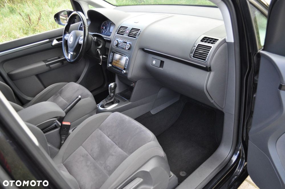 Volkswagen Touran - 17