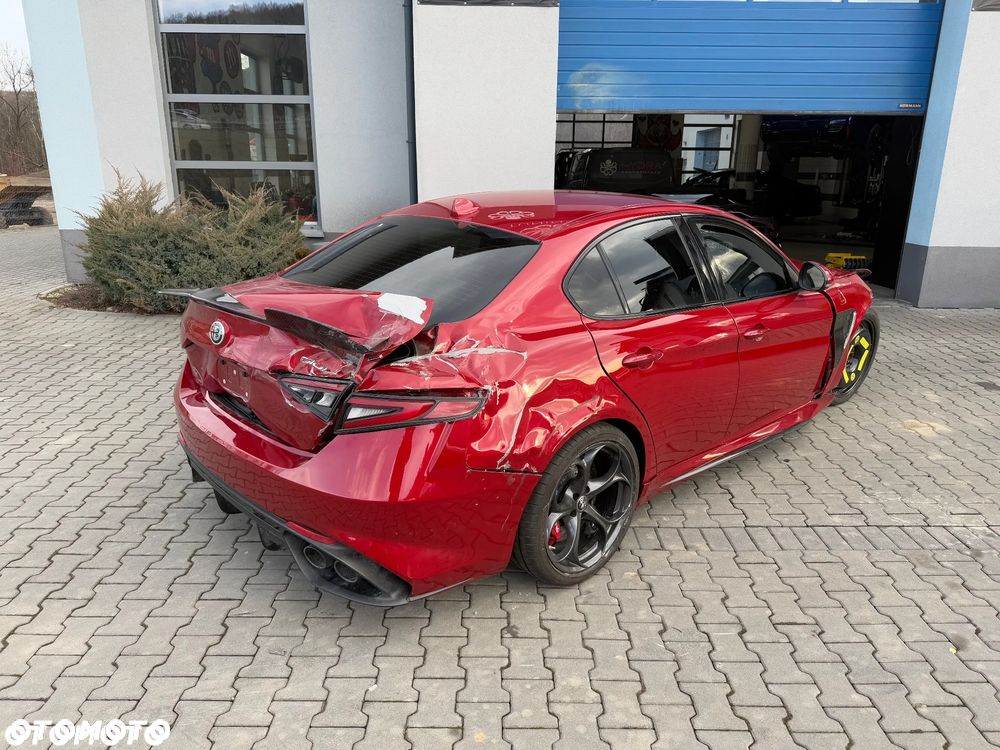 Alfa Romeo Giulia 2.9 V6 Bi-Turbo AT8 Quadrifoglio - 10