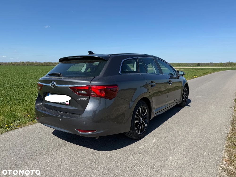 Toyota Avensis 2.0 D-4D Prestige - 4