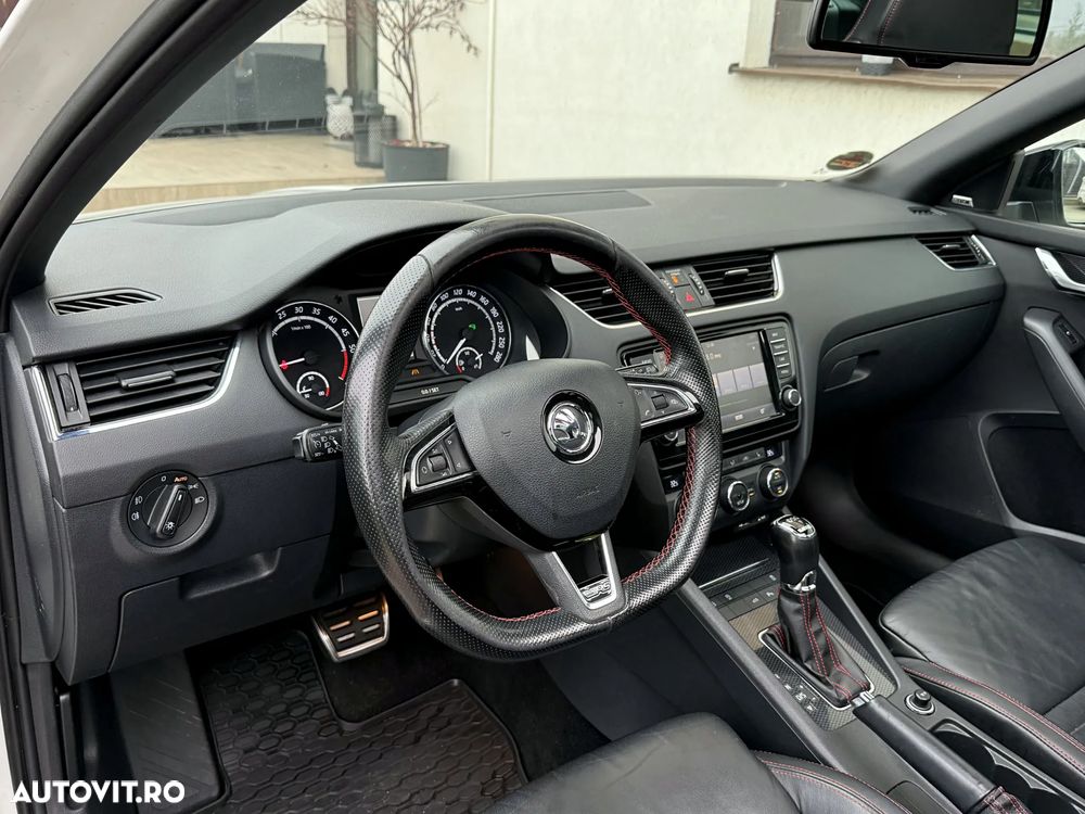 Skoda Octavia 2.0 TDI DSG RS - 17