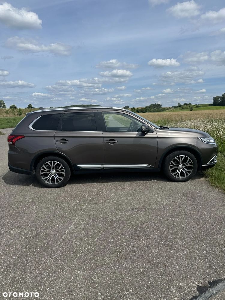 Mitsubishi Outlander 2.2 DID Instyle Navi 4WD - 8