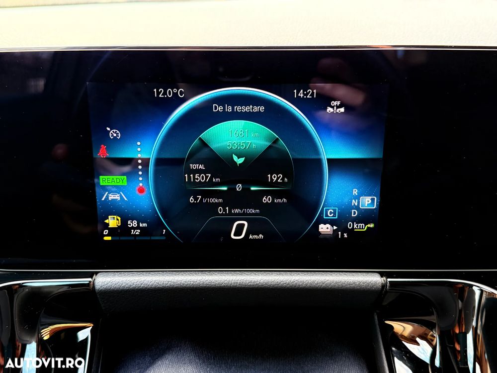 Mercedes-Benz GLA 250 e 8G-DCT Special Edition - 36