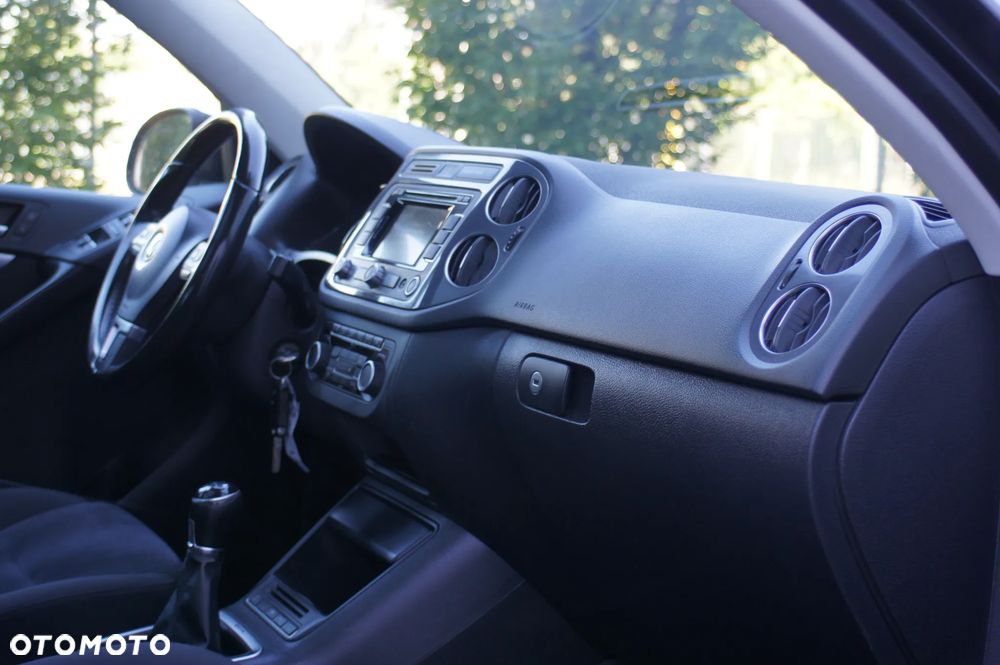 Volkswagen Tiguan 1.4 TSI BlueMotion Technology Lounge Sport & Style - 25