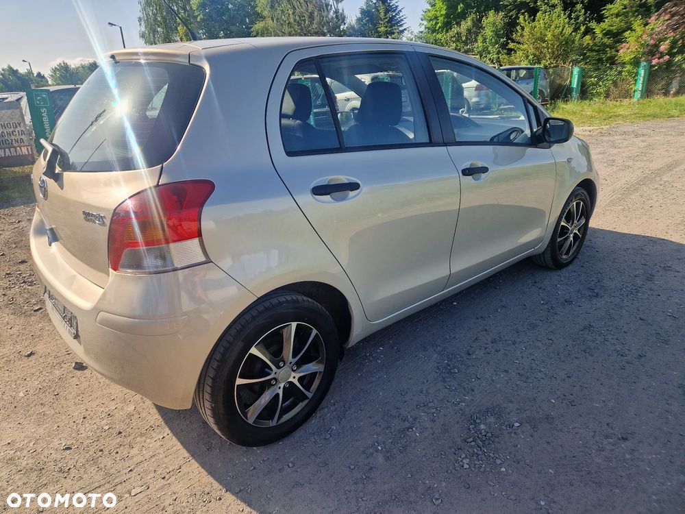 Toyota Yaris 1.33 Luna - 4