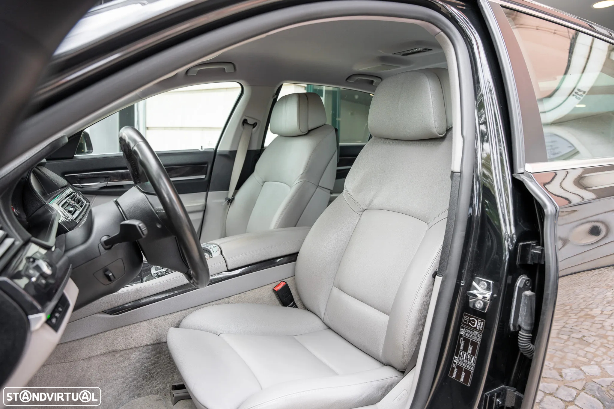 BMW 750 Li - 6