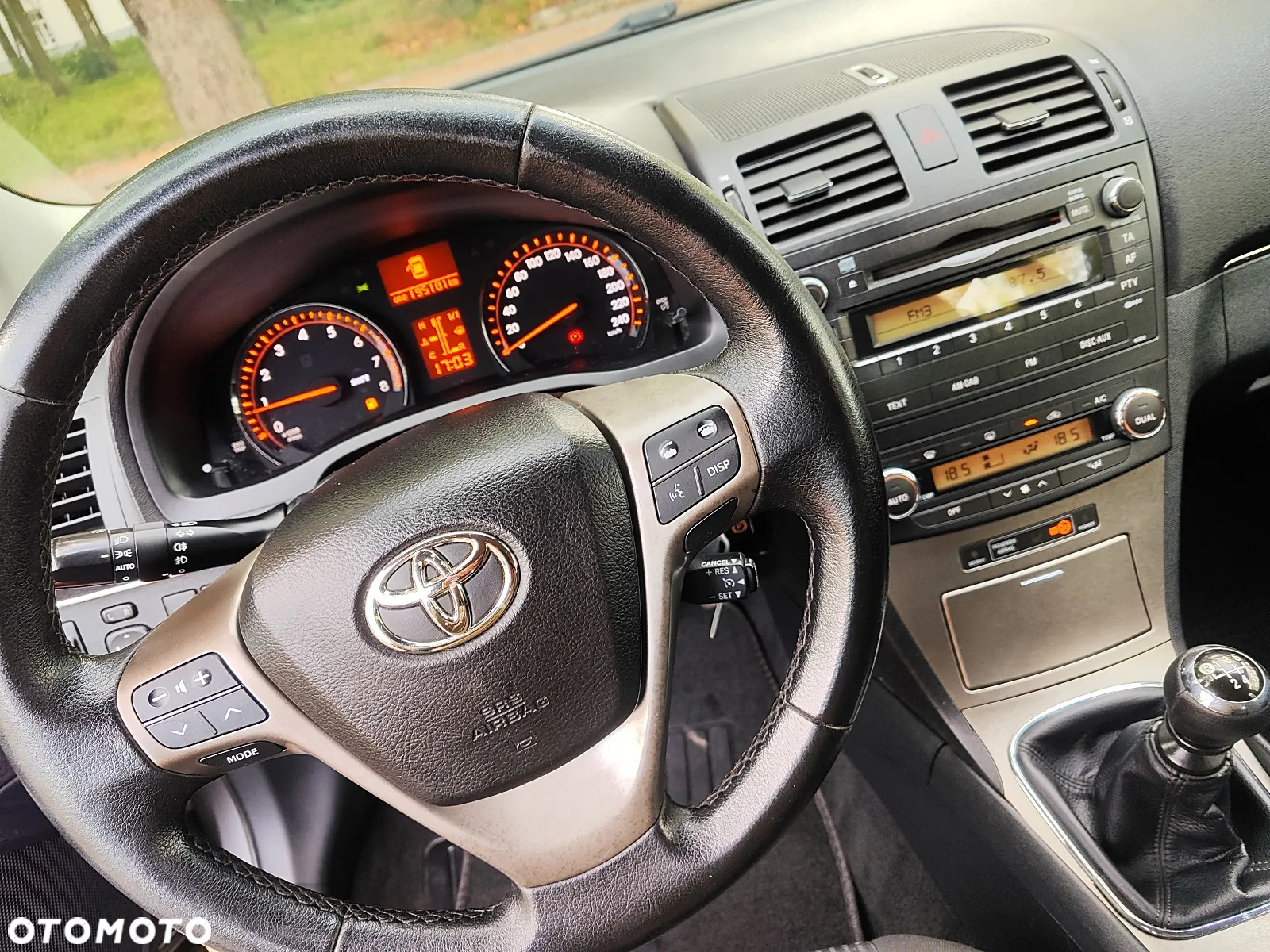 Toyota Avensis 1.8 Sol - 13