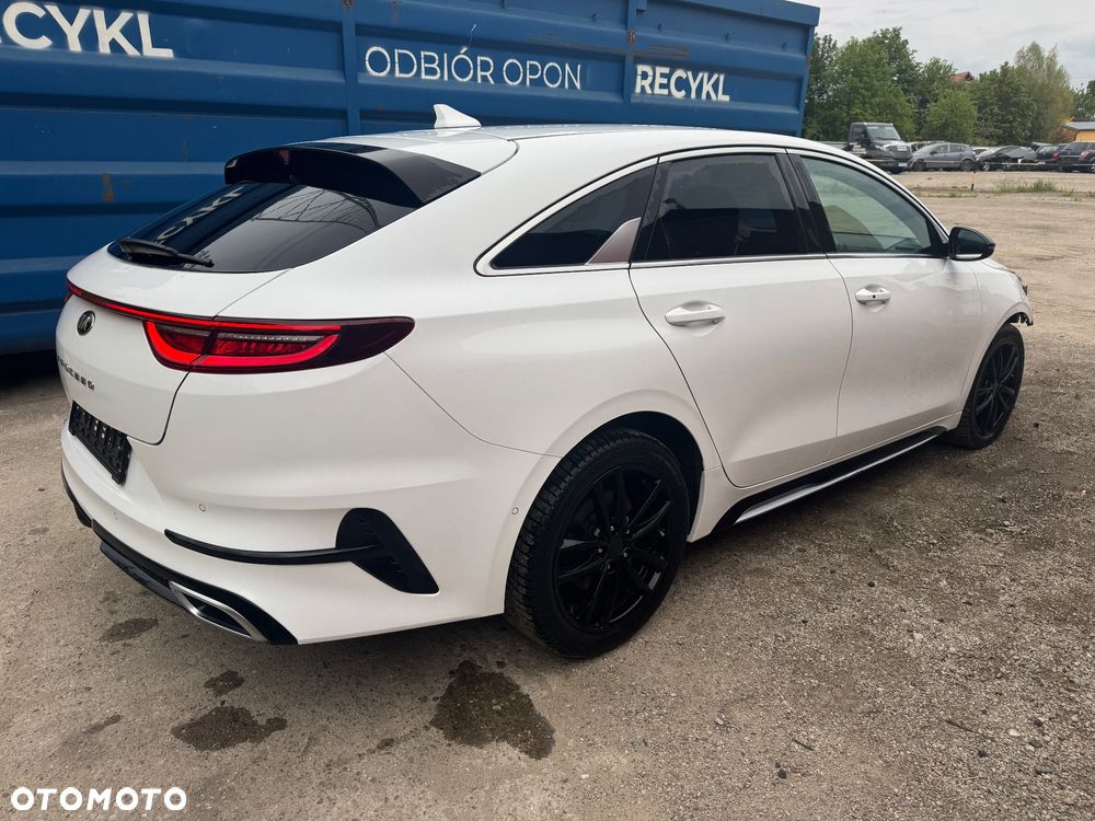 Kia ProCeed 1.6 CRDi Eco-Dynamics+ (48V Mild-Hybrid) DCT7 GT LINE - 24