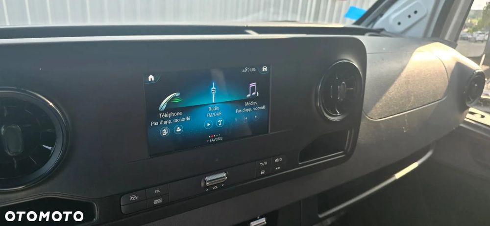 Mercedes-Benz Sprinter - 14