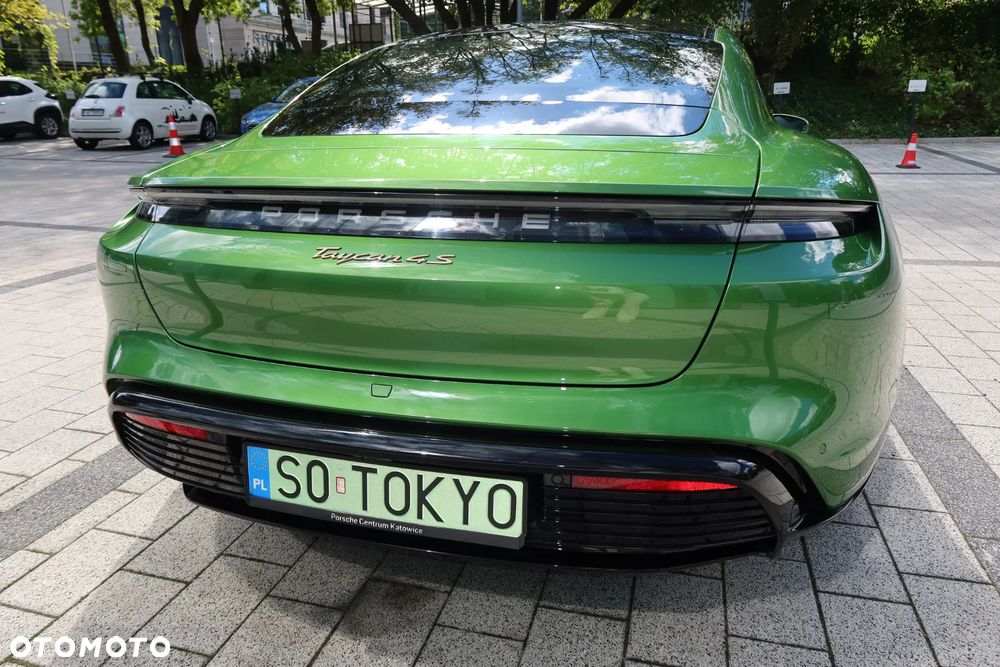 Porsche Taycan - 7