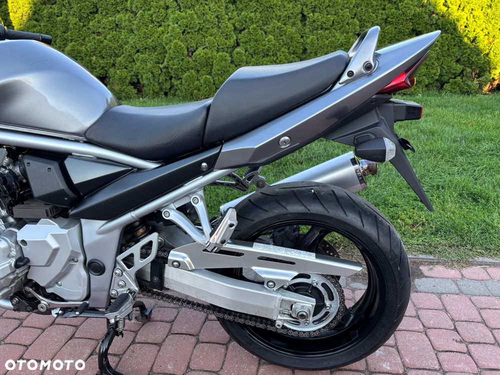 Suzuki Bandit - 24