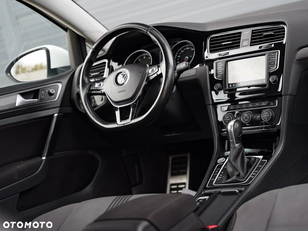 Volkswagen Golf 1.4 TSI BMT Comfortline DSG - 17