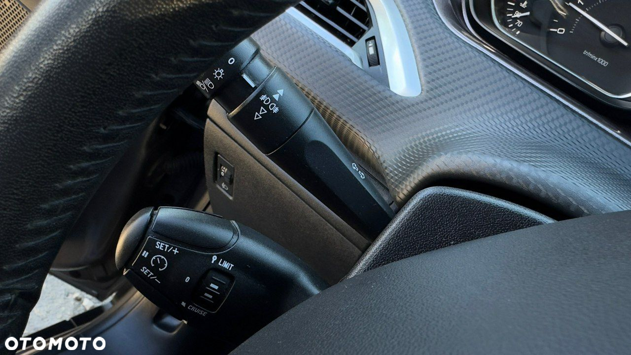 Peugeot 2008 - 29