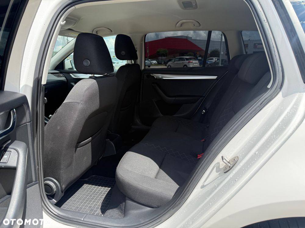 Skoda Octavia 1.6 TDI SCR Ambition - 15