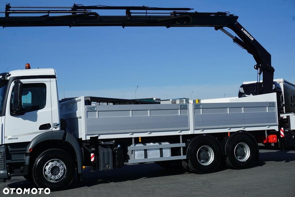 Mercedes-Benz AROCS / 2643 / 6 X 4 / SKRZYNIOWY + HDS / HIAB 228 E – 4 / WYS. 13 M - 21