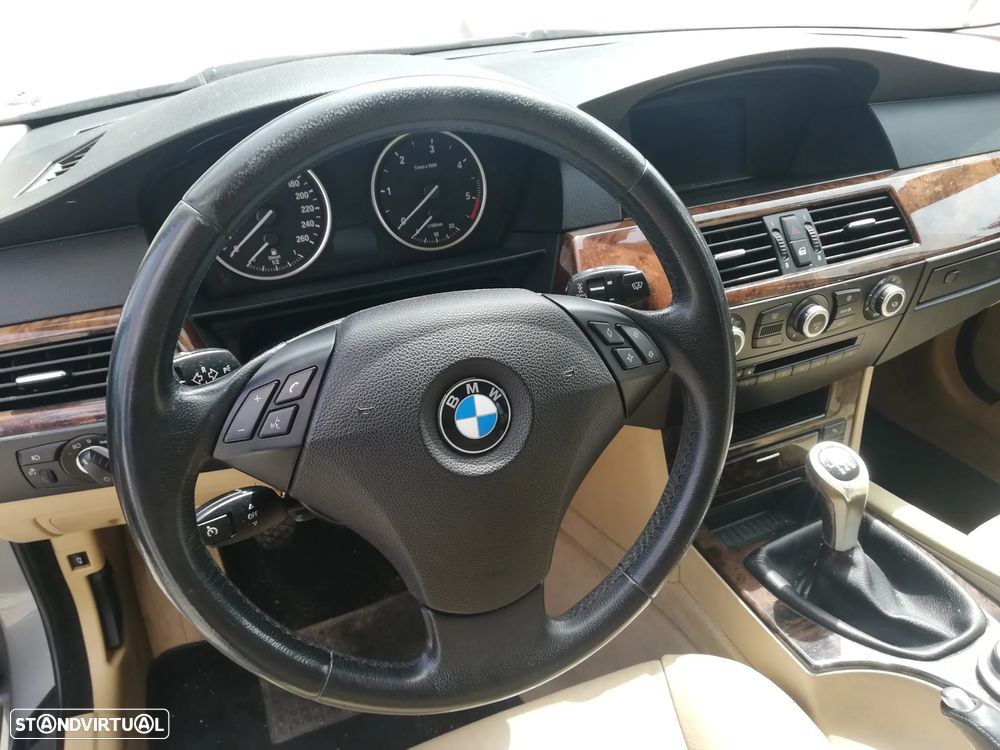 BMW 520 d Executive - 21