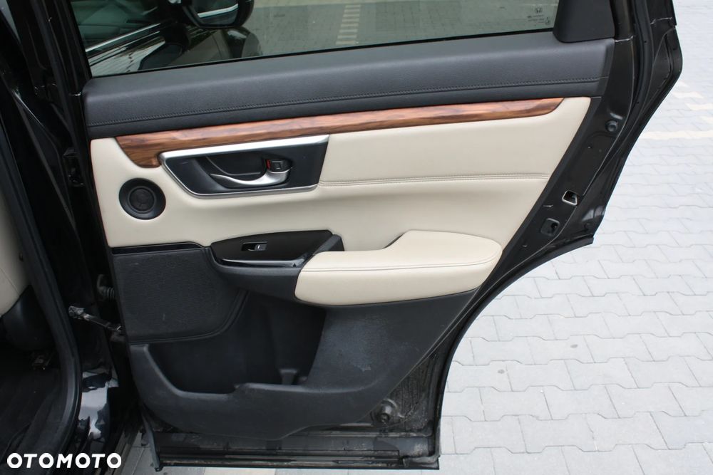Honda CR-V 1.5 Lifestyle (Honda Connect+ / 7 os.) CVT - 19