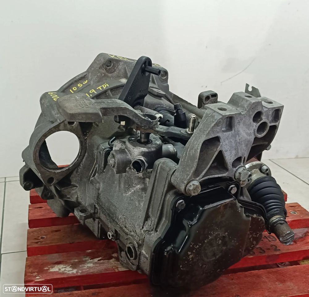 Motor golf 5 1.9TDI 105cv BLS caixa 5 velocidades KBL 2009 - 17