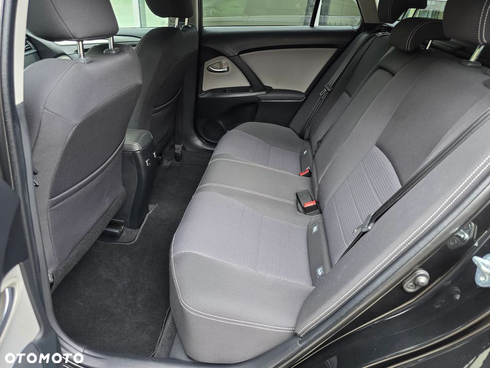 Toyota Avensis - 20