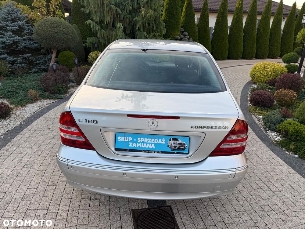 Mercedes-Benz Klasa C 180 Kompressor Elegance Sport Edition - 35