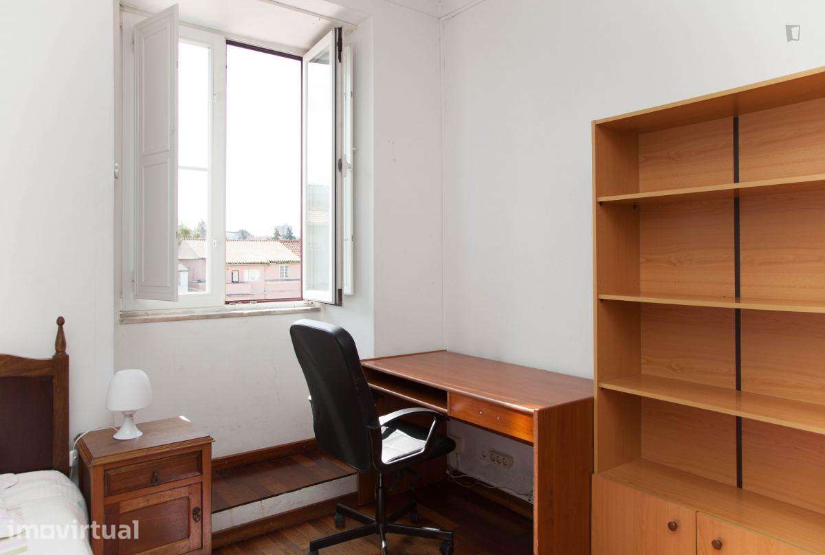 Quarto - localizado em Montes Claros Coimbra - Grande imagem: 2/20