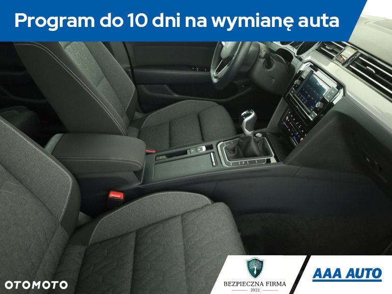 Volkswagen Passat Variant - 9
