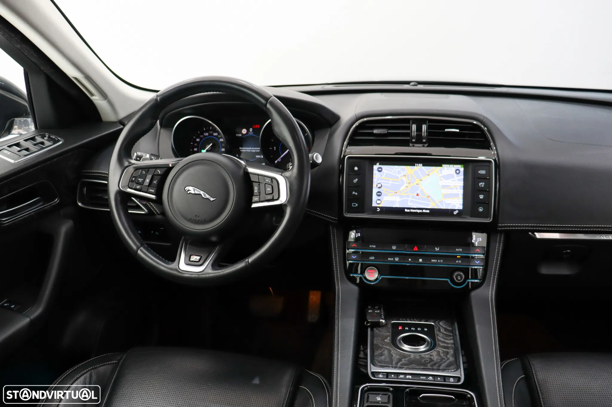 Jaguar F-Pace 2.0 i4D R-Sport Aut. - 32