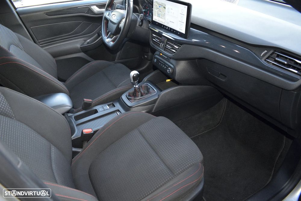 Ford Focus 1.0 EcoBoost MHEV ST-Line - 17