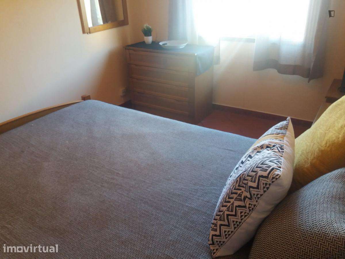 Quarto - localizado em Aveiro - Grande imagem: 4/17