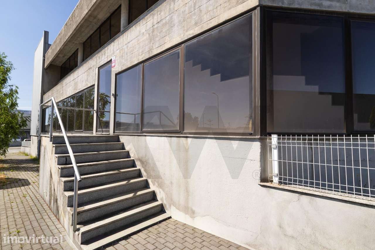 Armazém p/ Arrendamento 603 m2 | Junto à Saída da A3 em Sto. Tirso - Grande imagem: 5/24