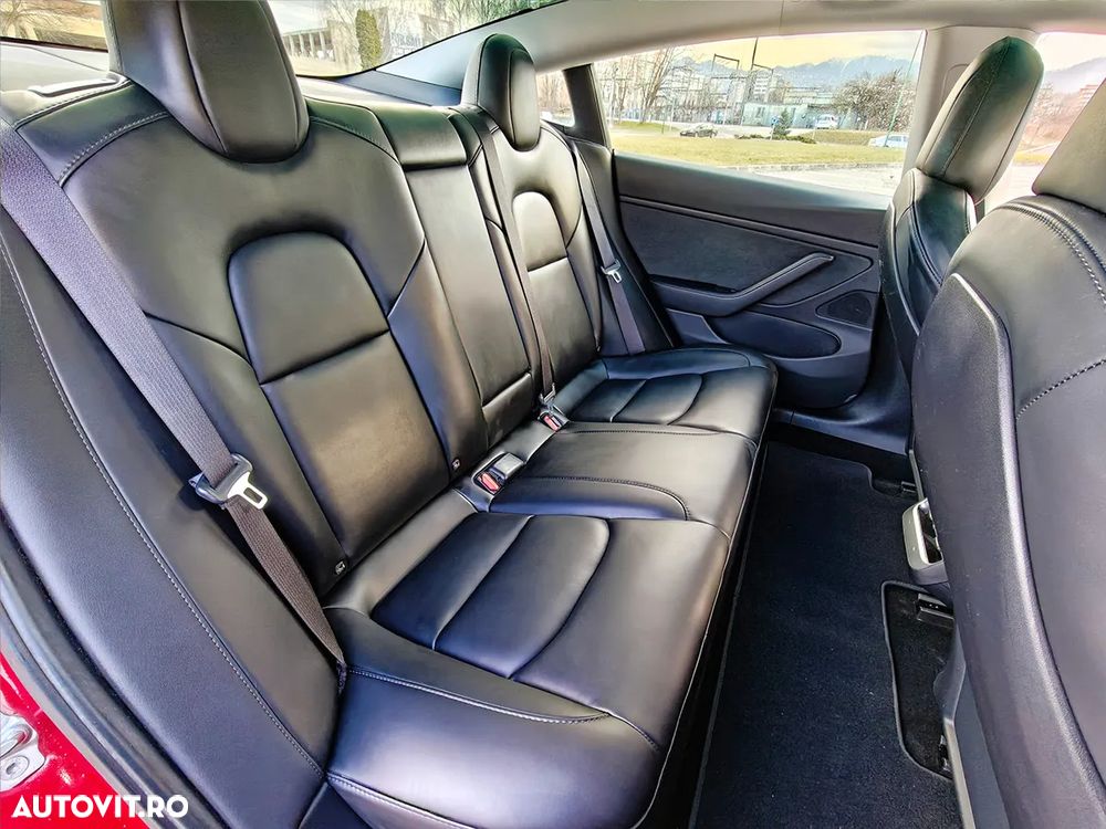 Tesla Model 3 - 12