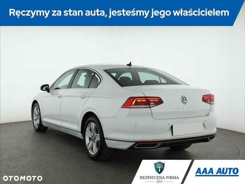 Volkswagen Passat - 6