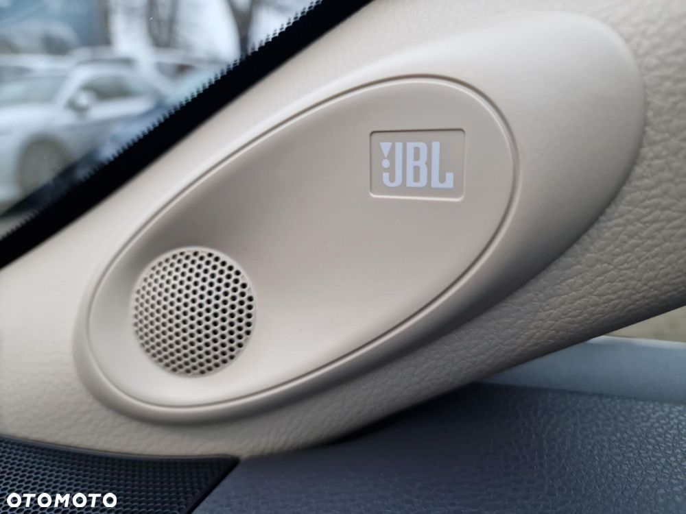 Toyota Camry 2.5 Hybrid Executive CVT - 27