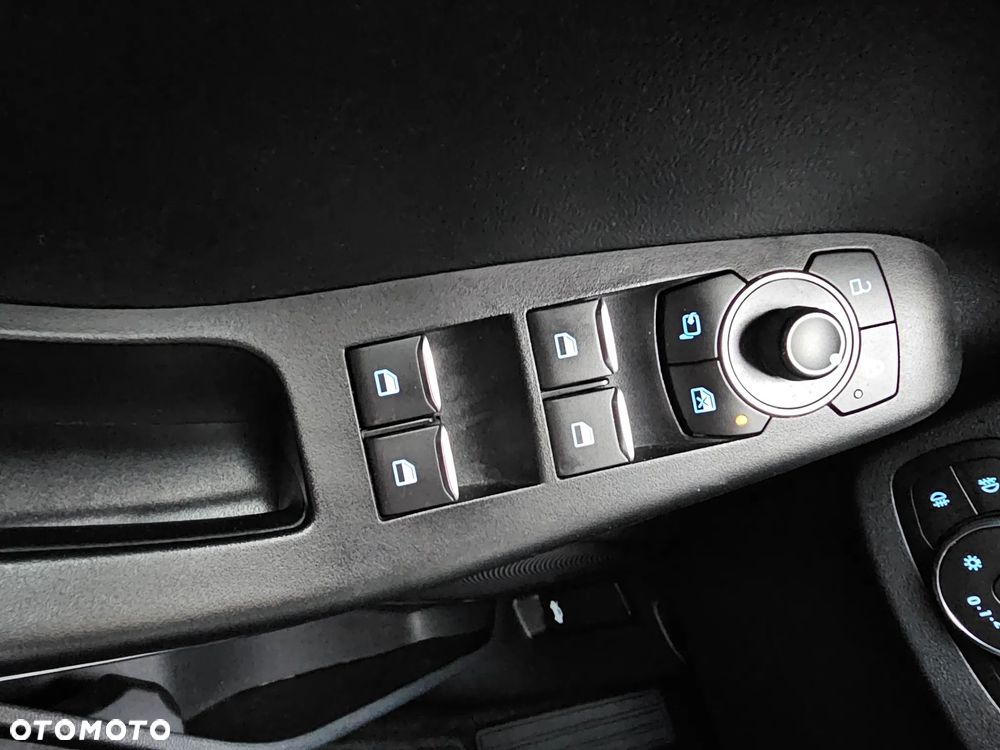 Ford Puma 1.0 EcoBoost Hybrid TITANIUM - 39