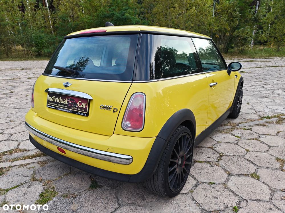 MINI ONE D - 18