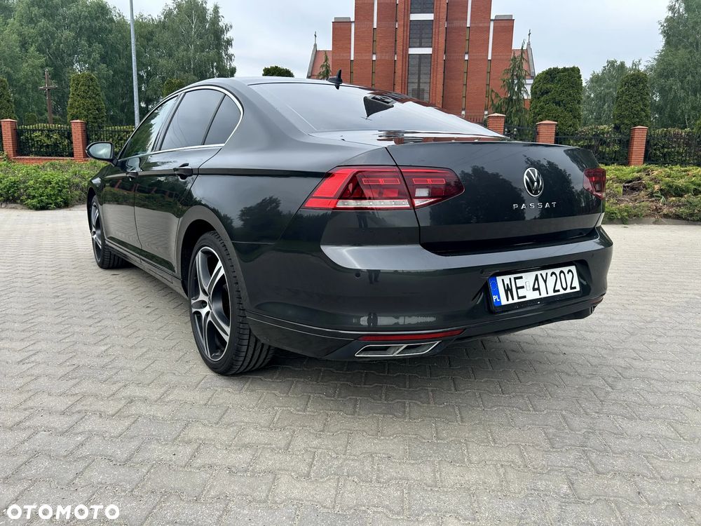 Volkswagen Passat 2.0 TSI Elegance DSG - 12