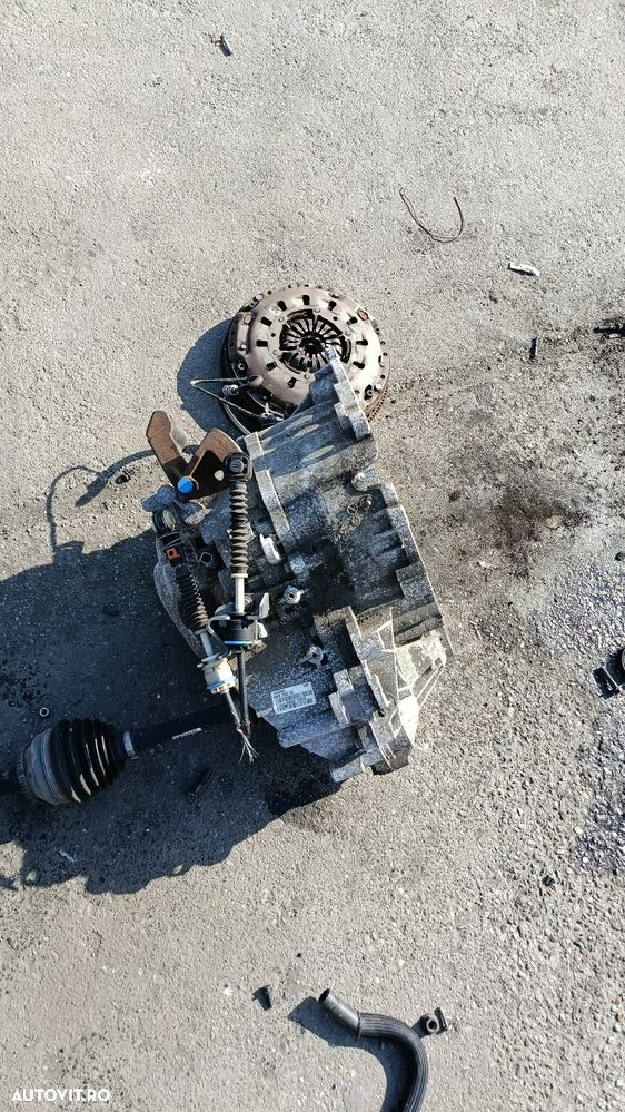 Cutie de viteze manuala 5+1 viteze VOLVO 2.4 2000-2009 - 1
