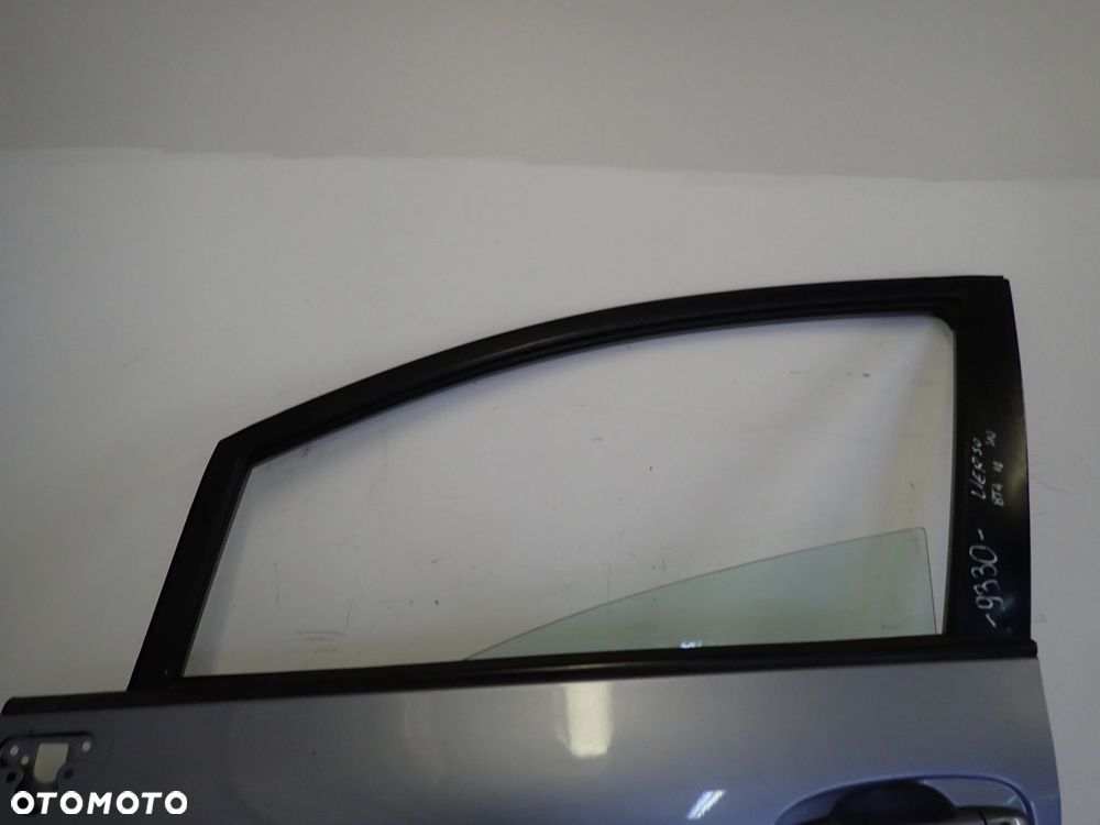 TOYOTA VERSO 09-13 DRZWI PRZEDNIE LEWE 8T4 - 11