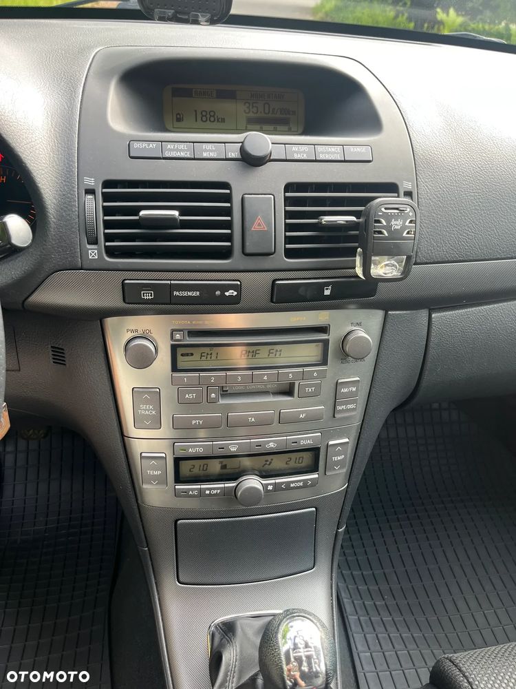 Toyota Avensis 1.8 VVT-i Sol - 20