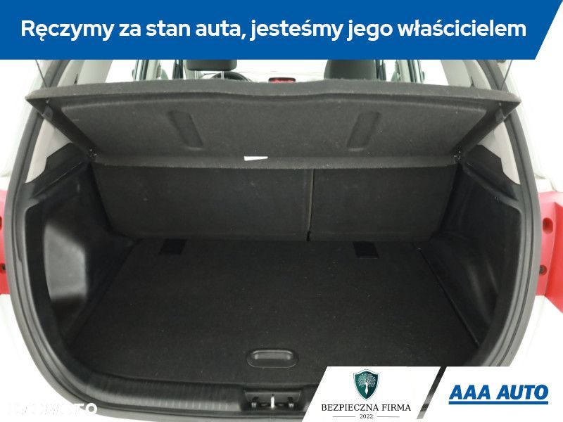 Kia Venga - 17