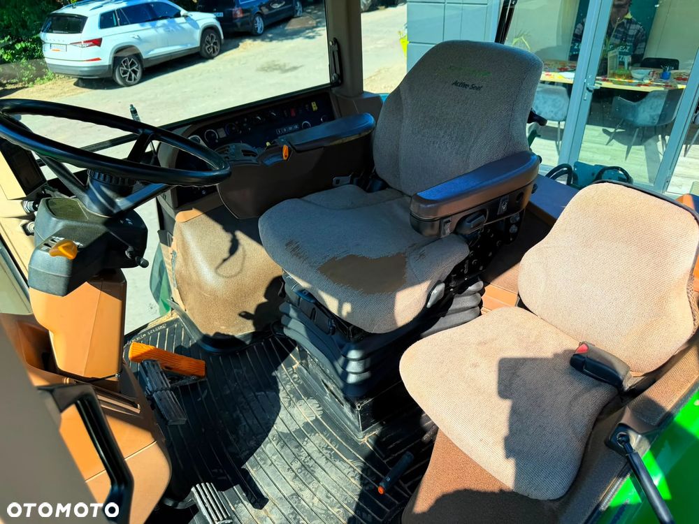 John Deere 7920 - 18