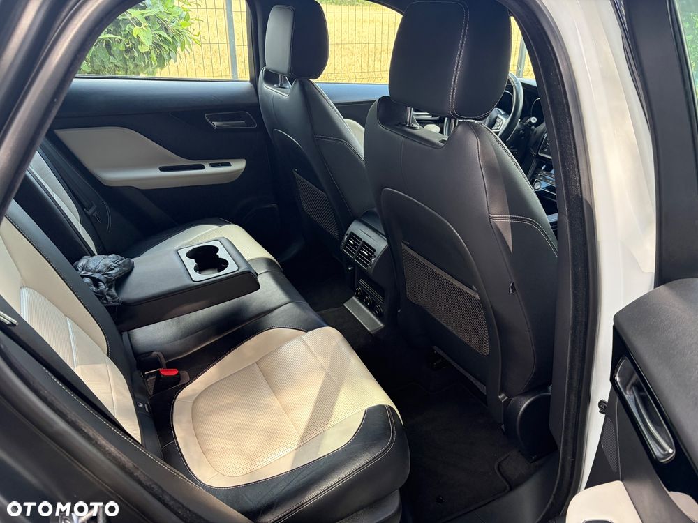 Jaguar F-Pace 2.0 i4D AWD R-Sport - 22