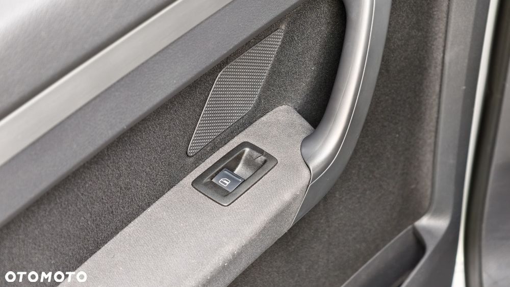 Volkswagen Touran - 10