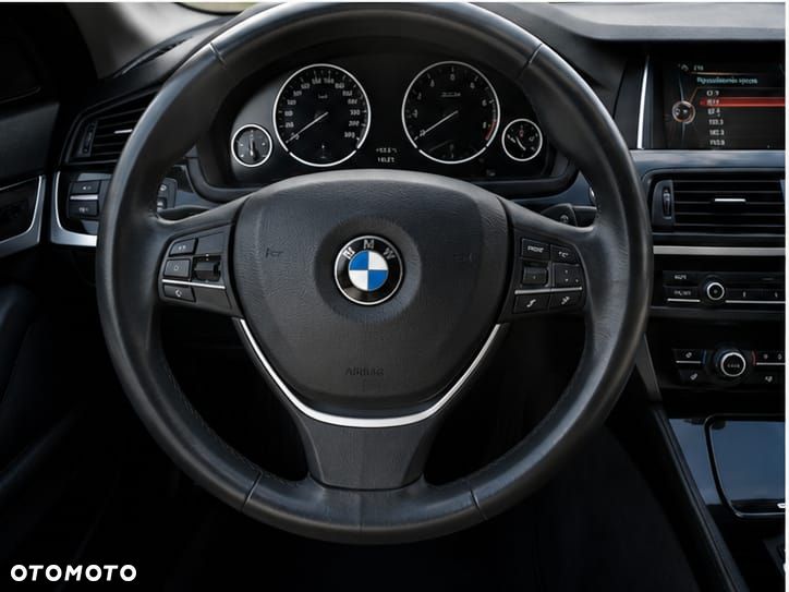 BMW Seria 5 528i Luxury Line - 2