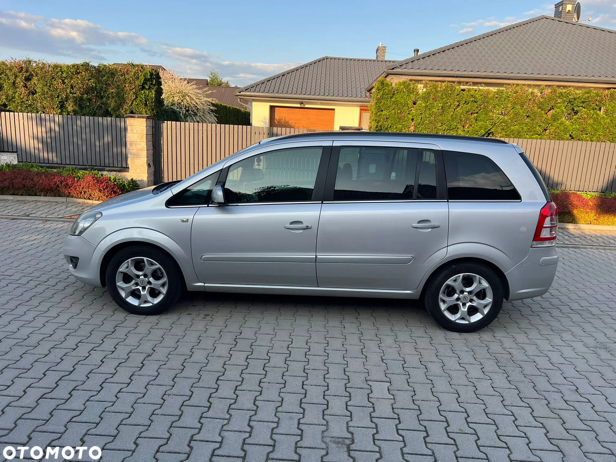 Opel Zafira 1.9 CDTI Enjoy - 4